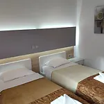Ξενοδοχείο Marie 2*